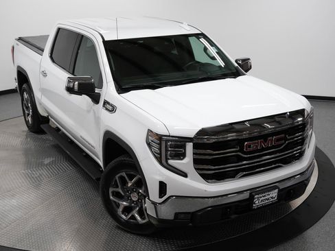 Used 2023 GMC Sierra 1500 SLT image 42