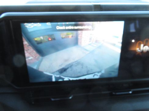 Used 2024 Jeep Wrangler Unlimited w/ Convenience Group AWD/4WD image 34