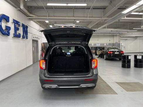 Used 2021 Ford Explorer XLT w/ Equipment Group 202A AWD/4WD image 9