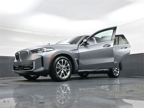 New 2026 BMW X5 xDrive50e image 39