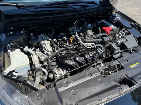 Used 2024 Nissan Altima 2.5 SR FWD image 31