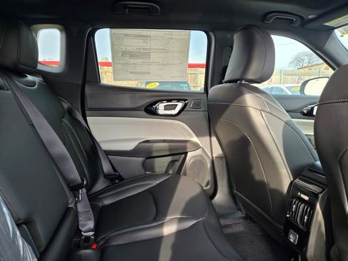 New 2026 Jeep Compass Limited w/ Sun, Sound & Navigation Group image 9