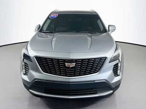 Used 2023 Cadillac XT4 Premium Luxury w/ Enhanced Visibility Package FWD image 3