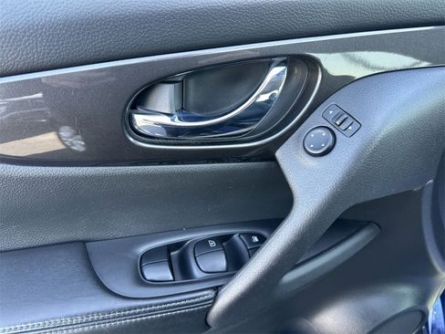 Used 2019 Nissan Rogue S w/ Special Edition Package image 13