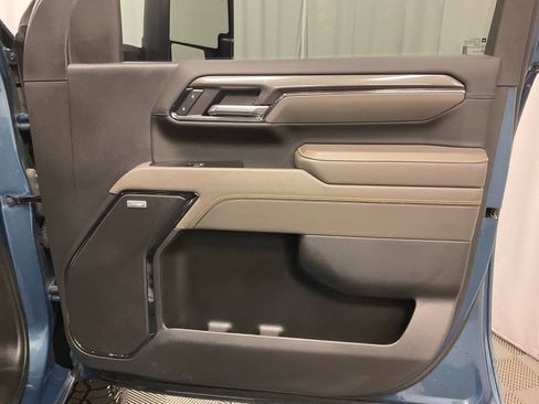 Used 2024 Chevrolet Silverado 2500 ZR2 w/ Technology Package image 29