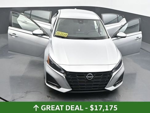 Used 2023 Nissan Altima 2.5 SV image 61