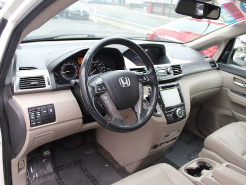 Used 2015 Honda Odyssey Touring Elite image 18
