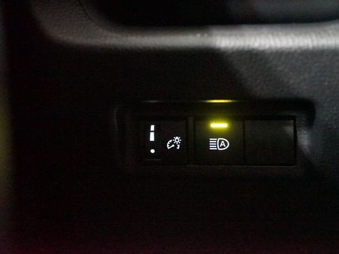 Certified 2025 Toyota RAV4 LE image 22