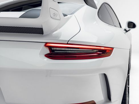 Used 2018 Porsche 911 GT3 RWD image 16