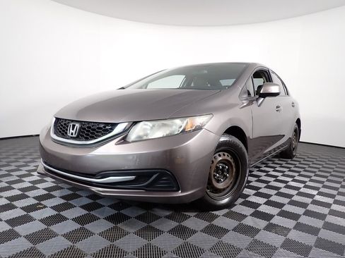 Used 2013 Honda Civic LX image 2
