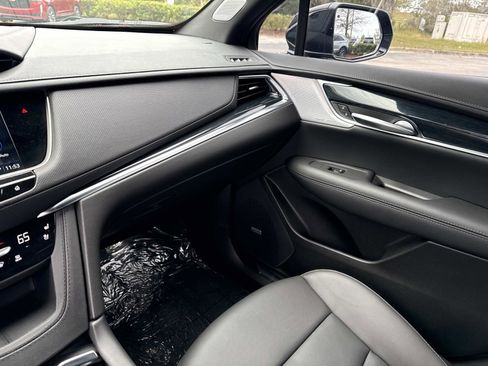 Used 2025 Cadillac XT5 Premium Luxury w/ Technology Package image 24