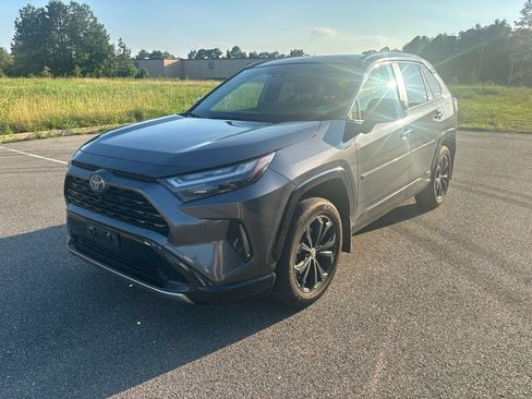 Used 2024 Toyota RAV4 XSE AWD/4WD image 3