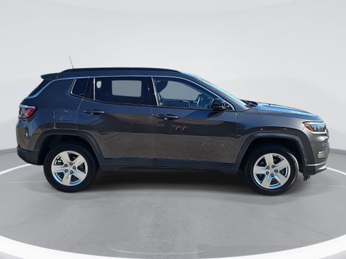 Used 2022 Jeep Compass Latitude w/ Convenience Group image 4