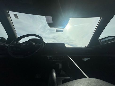 Certified 2025 Hyundai Elantra Sport image 26