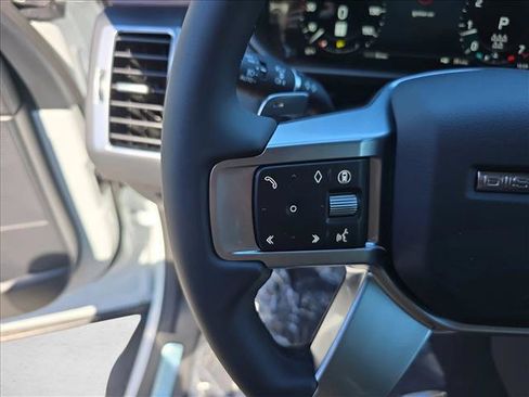 New 2026 Land Rover Discovery Dynamic SE AWD/4WD image 17