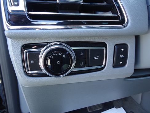 Used 2019 Lincoln Navigator Reserve AWD/4WD image 16