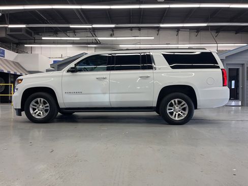 Used 2019 Chevrolet Suburban LT image 4