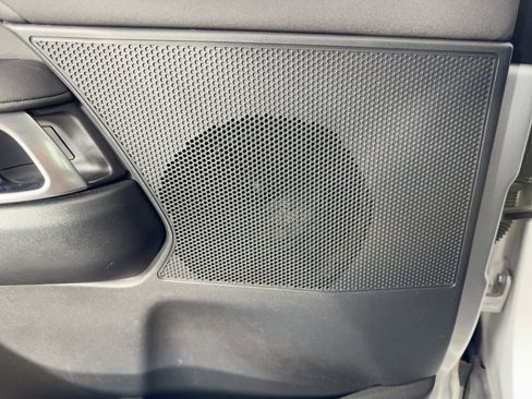 Used 2019 Land Rover Discovery SE image 21