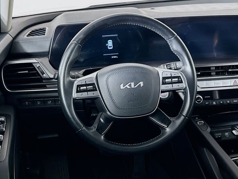 Used 2025 Kia Telluride S FWD image 18