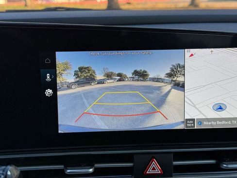 Used 2025 Hyundai Elantra Limited image 17