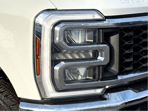 Used 2024 Ford F350 Lariat image 5