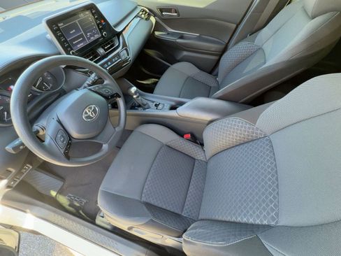 Used 2021 Toyota C-HR LE image 4