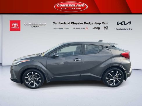 Used 2021 Toyota C-HR XLE image 5