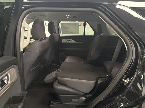 New 2026 Ford Explorer Active AWD/4WD image 26