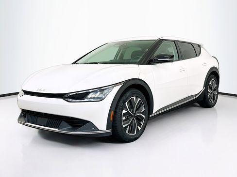 Used 2024 Kia EV6 Light image 3