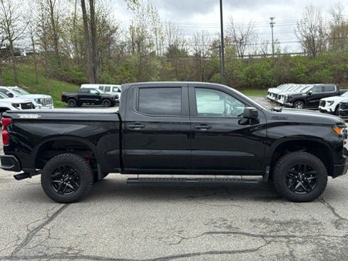Used 2023 Chevrolet Silverado 1500 Custom Trail Boss w/ LPO, Dark Essentials Package AWD/4WD image 5