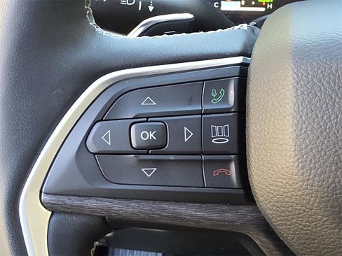 Used 2023 Jeep Grand Cherokee 4WD 4xe w/ Luxury Tech Group II image 43