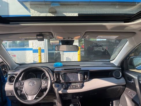 Used 2018 Toyota RAV4 XLE w/ Carpet Mat Package AWD/4WD image 13