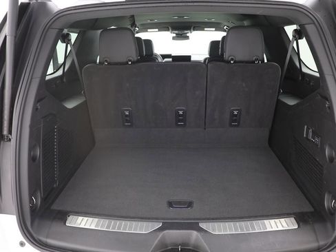 Used 2025 GMC Yukon XL Denali image 34