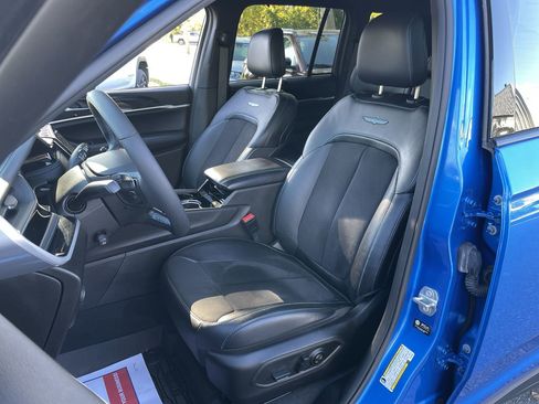 Used 2022 Jeep Grand Cherokee Trailhawk w/ Luxury Tech Group III image 27