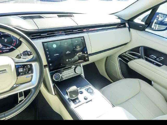 Used 2023 Land Rover Range Rover SE AWD/4WD image 16