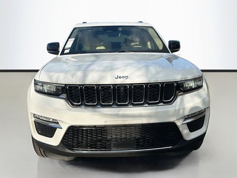 Used 2022 Jeep Grand Cherokee Limited w/ Luxury Tech Group II image 8