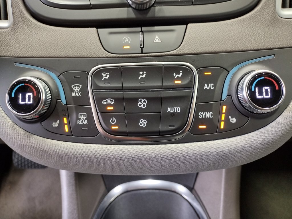 Used 2024 Chevrolet Malibu LT FWD image 32