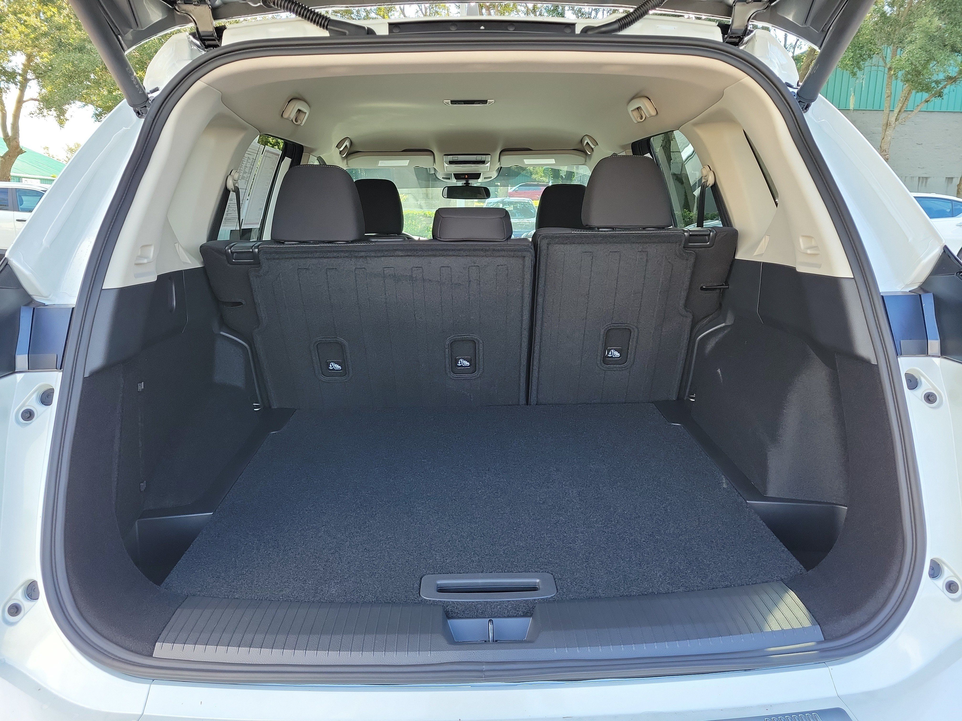 Certified 2026 Nissan Rogue SV w/ Cold Weather Package FWD image 12