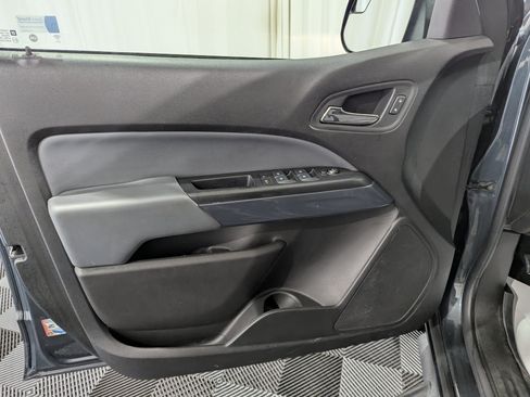 Used 2019 Chevrolet Colorado Z71 AWD/4WD image 16