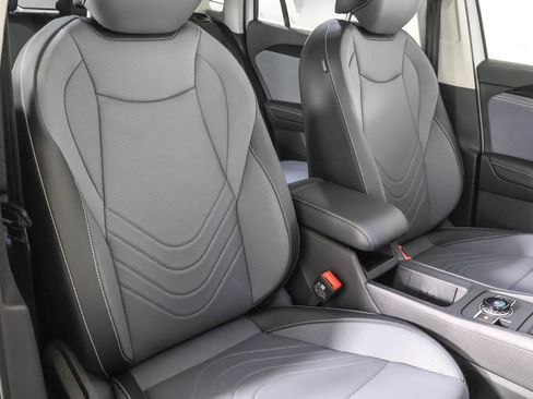 New 2026 Volkswagen Tiguan SE image 44