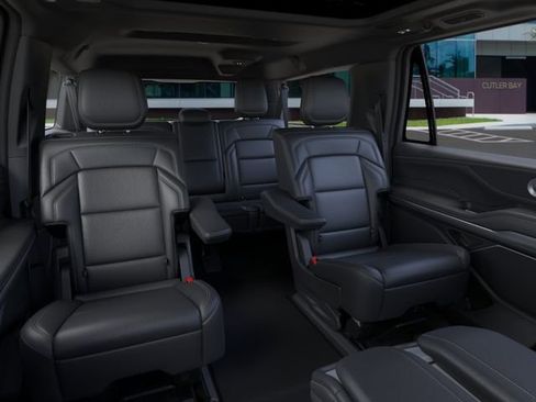 New 2025 Lincoln Navigator L Reserve w/ Jet Appearance Package AWD/4WD image 11