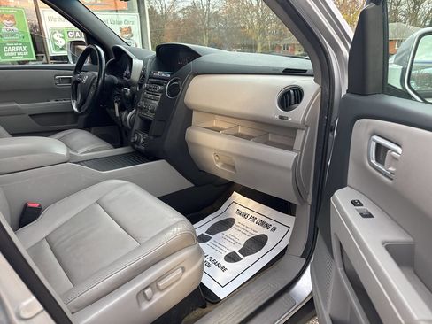 Used 2014 Honda Pilot Touring image 8