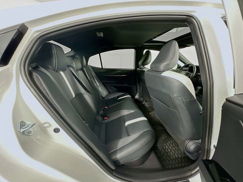 Used 2025 Toyota Camry SE w/ Multimedia Upgrade Package image 27