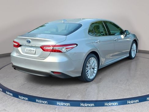 Used 2018 Toyota Camry XLE w/ Audio Package FWD image 5