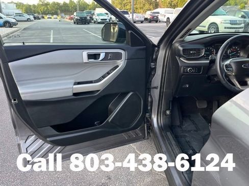 Used 2023 Ford Explorer XLT w/ Equipment Group 202A RWD image 4