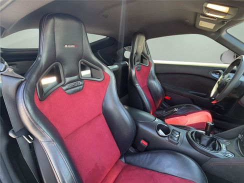 Used 2017 Nissan 370Z NISMO RWD image 26