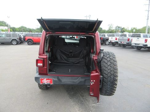 Used 2021 Jeep Wrangler Unlimited Sport AWD/4WD image 7