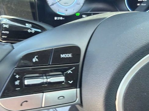 Used 2023 Hyundai Elantra Limited w/ Preferred Accessory Package FWD image 13