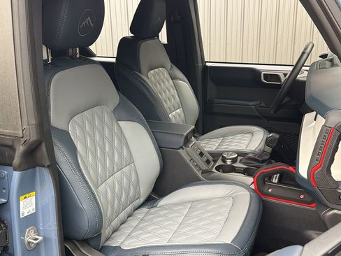 Used 2025 Ford Bronco Heritage Edition image 36