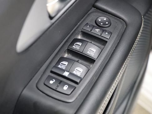 Used 2025 Chrysler Pacifica Limited FWD image 20